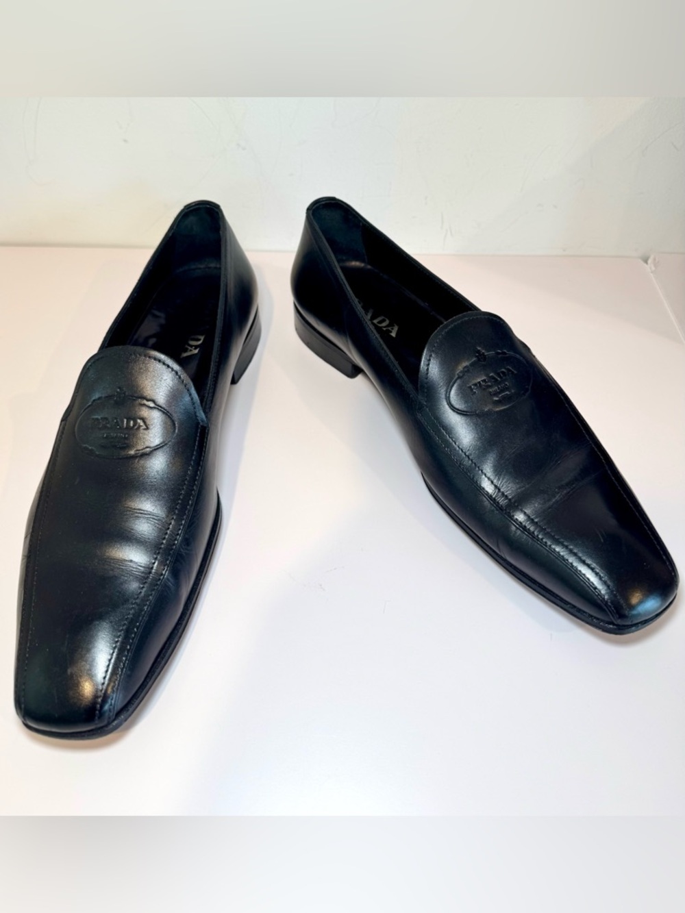 Prada Black Leather Logo Embossed Men’s Slip On Loafers, Sz 8.5 - Picture 2 of 14